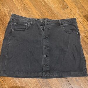 American eagle black denim skirt- size 16